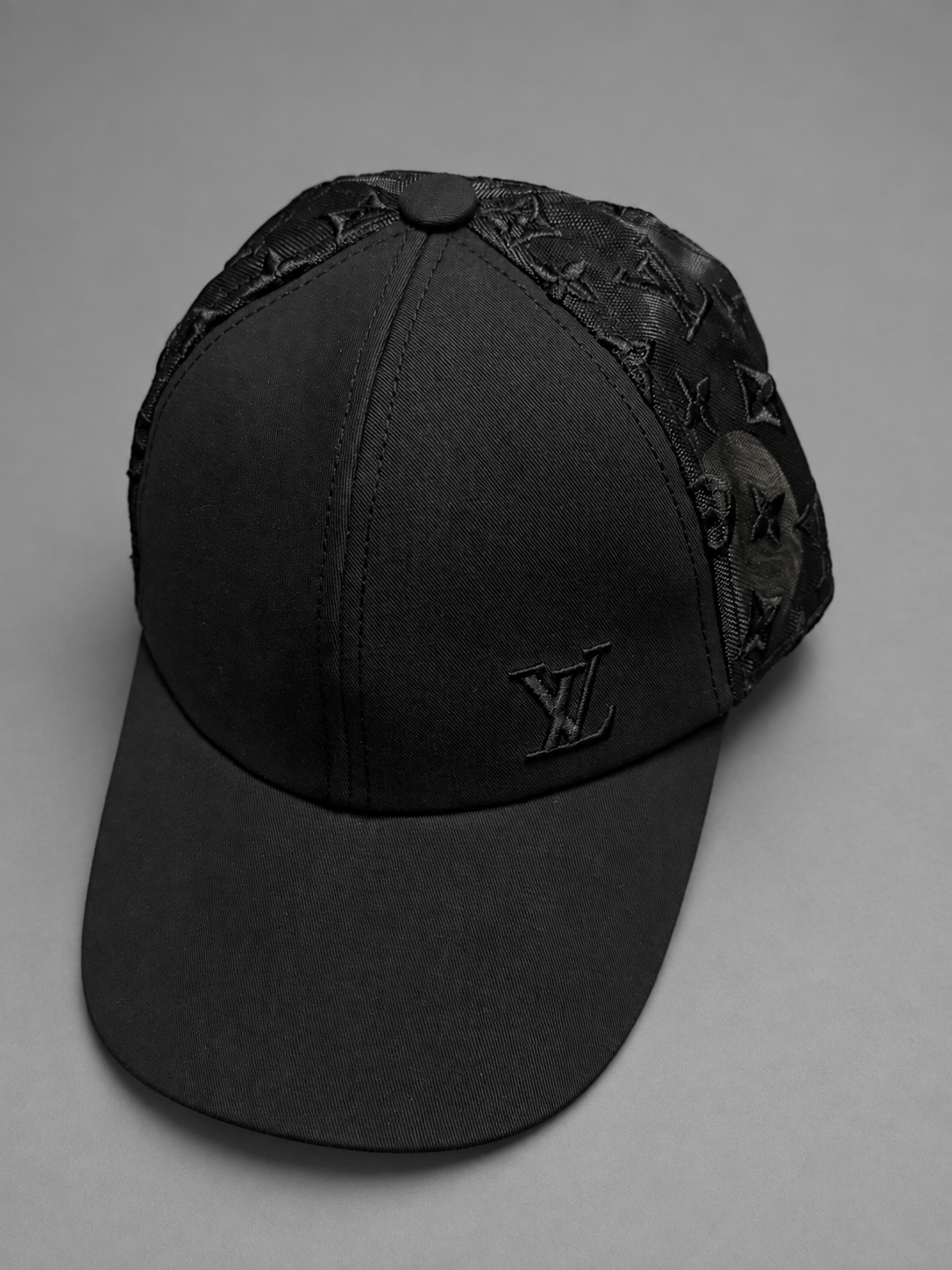GORRA LOUIS VUITTON TURCA NEGRA LOGOS.